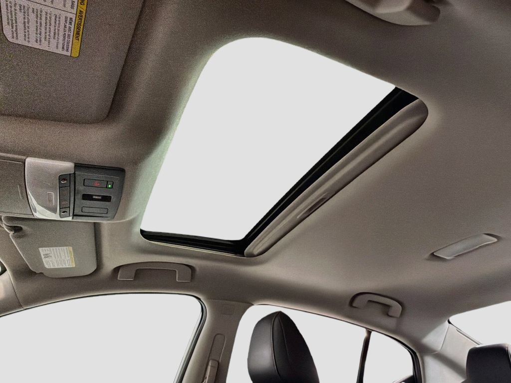 Used 2024 Nissan Sentra SR w/ SR Premium Package FWD image 23
