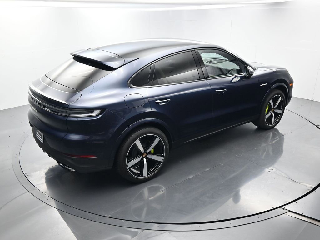Certified 2025 Porsche Cayenne E-Hybrid Coupe image 39