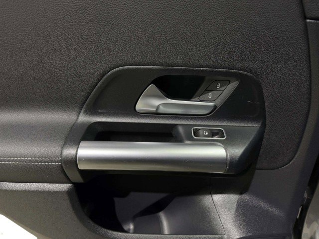 Used 2021 Mercedes-Benz GLA 250 4MATIC w/ Premium Package image 38