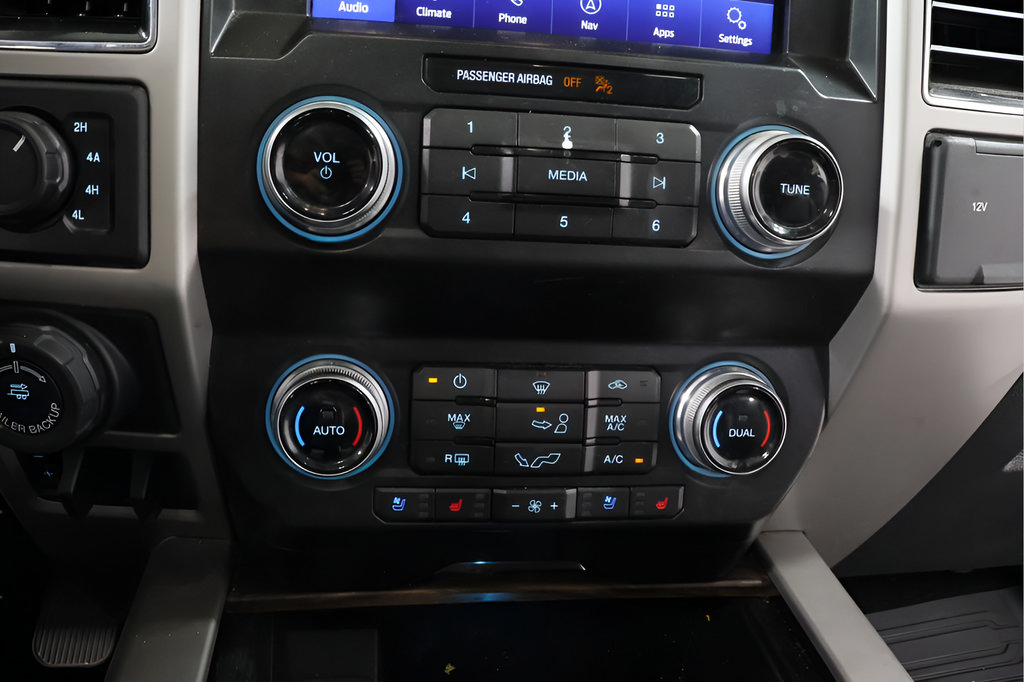 Used 2019 Ford F150 Lariat w/ Equipment Group 502A Luxury AWD/4WD image 10