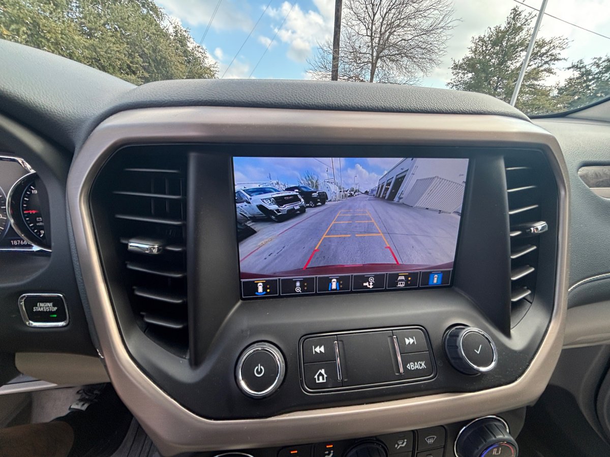 Used 2023 GMC Acadia Denali w/ Denali Ultimate Package image 9