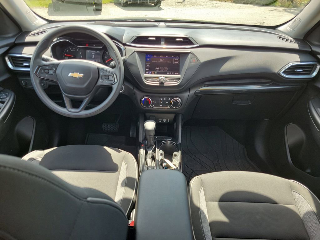 Used 2023 Chevrolet TrailBlazer LT FWD image 10