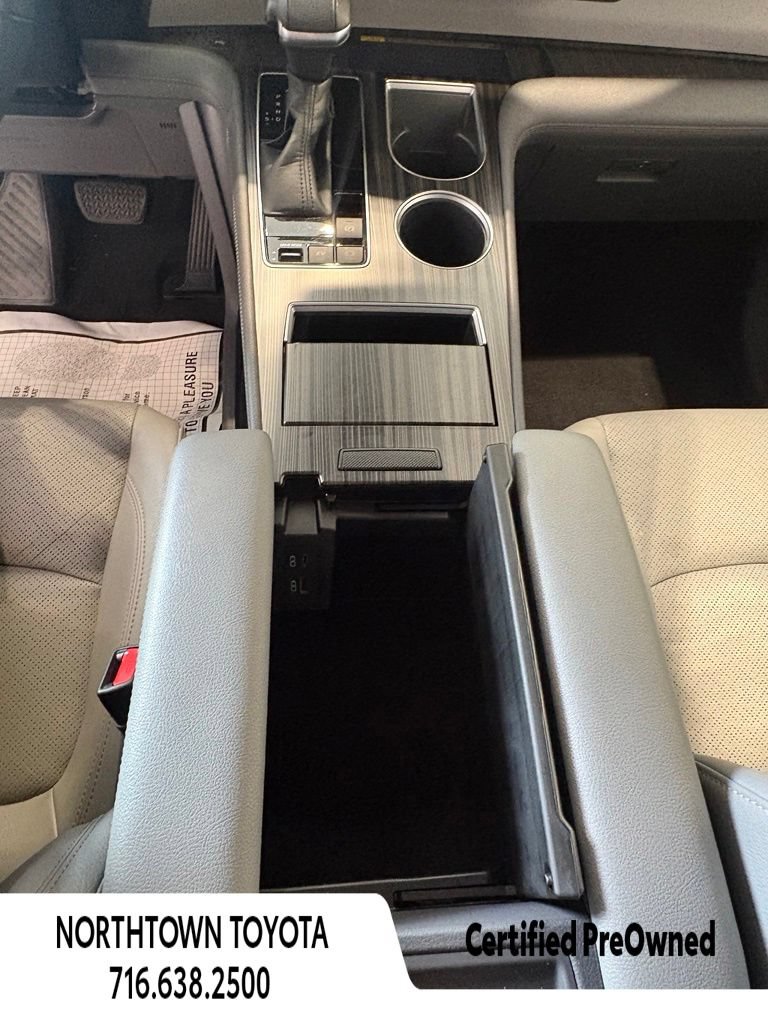 Used 2022 Toyota Sienna Limited AWD/4WD image 22