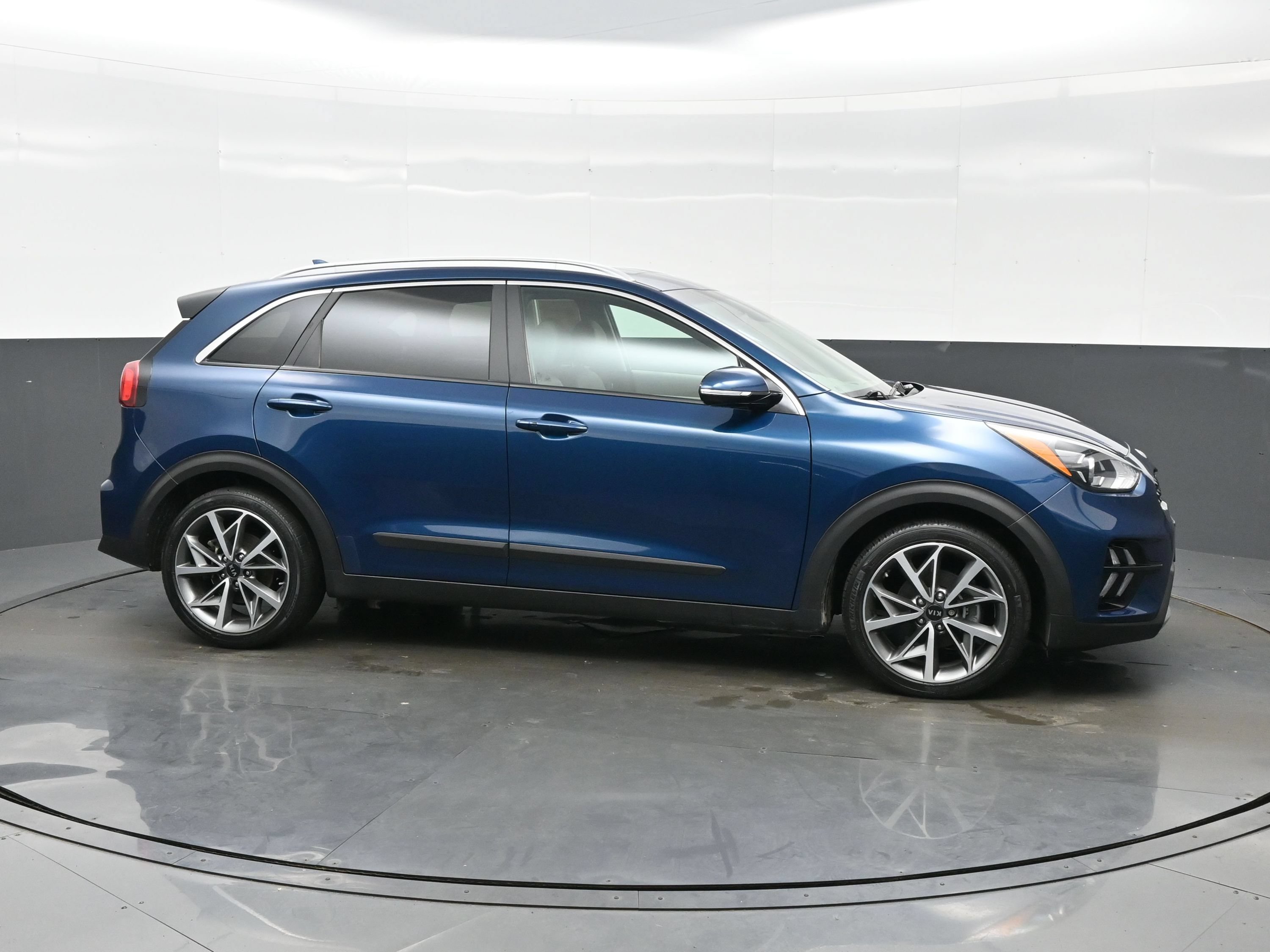 Used 2021 Kia Niro Touring FWD image 7