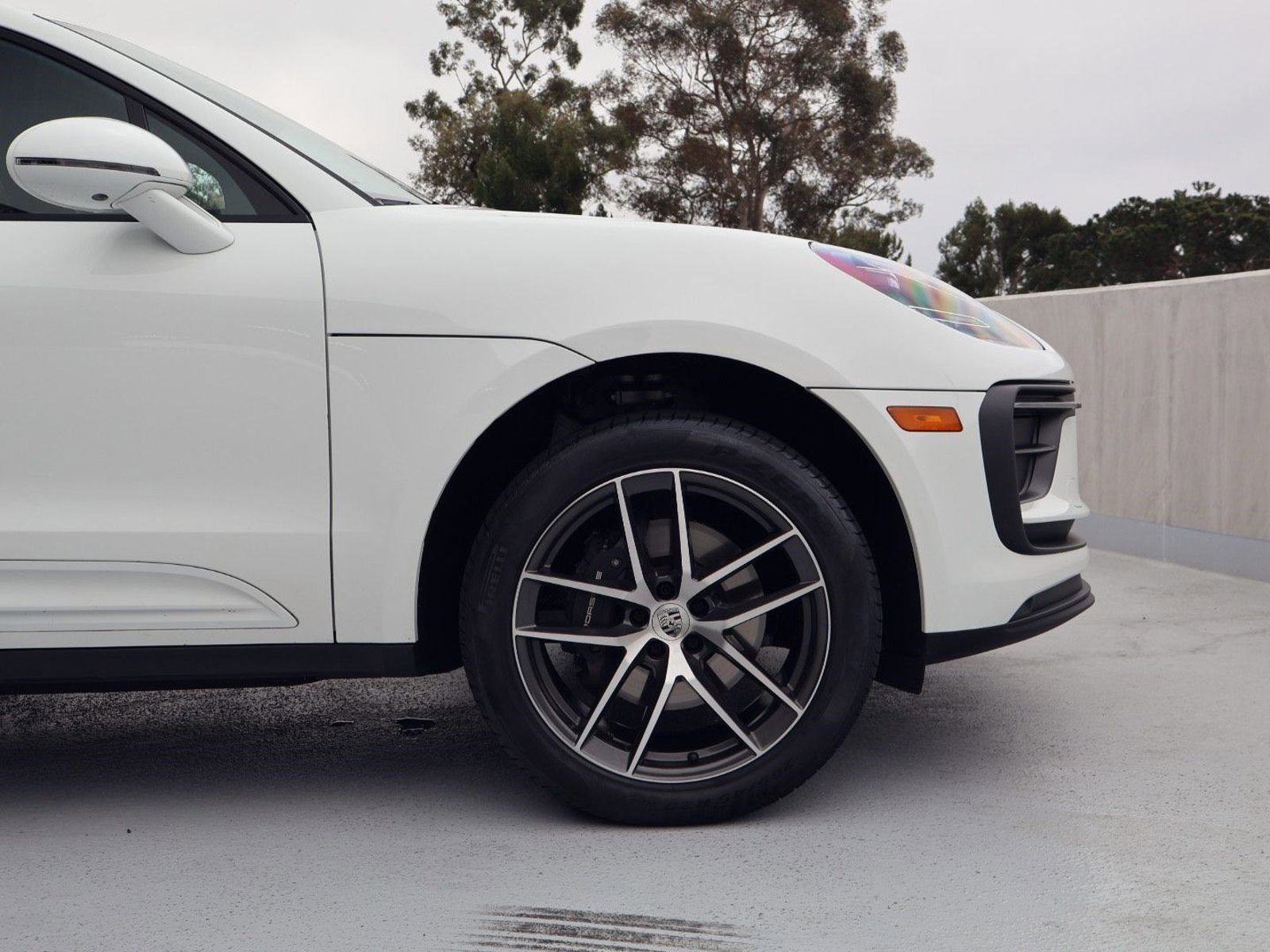 Certified 2025 Porsche Macan image 10