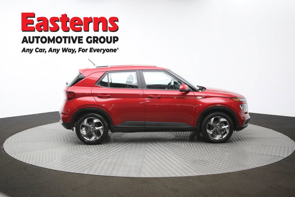 Used 2023 Hyundai Venue Limited image 46