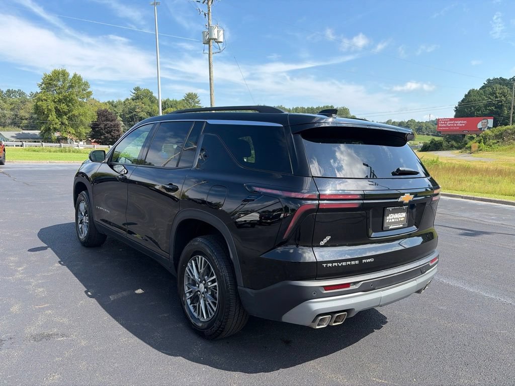 Used 2026 Chevrolet Traverse LT AWD/4WD image 7