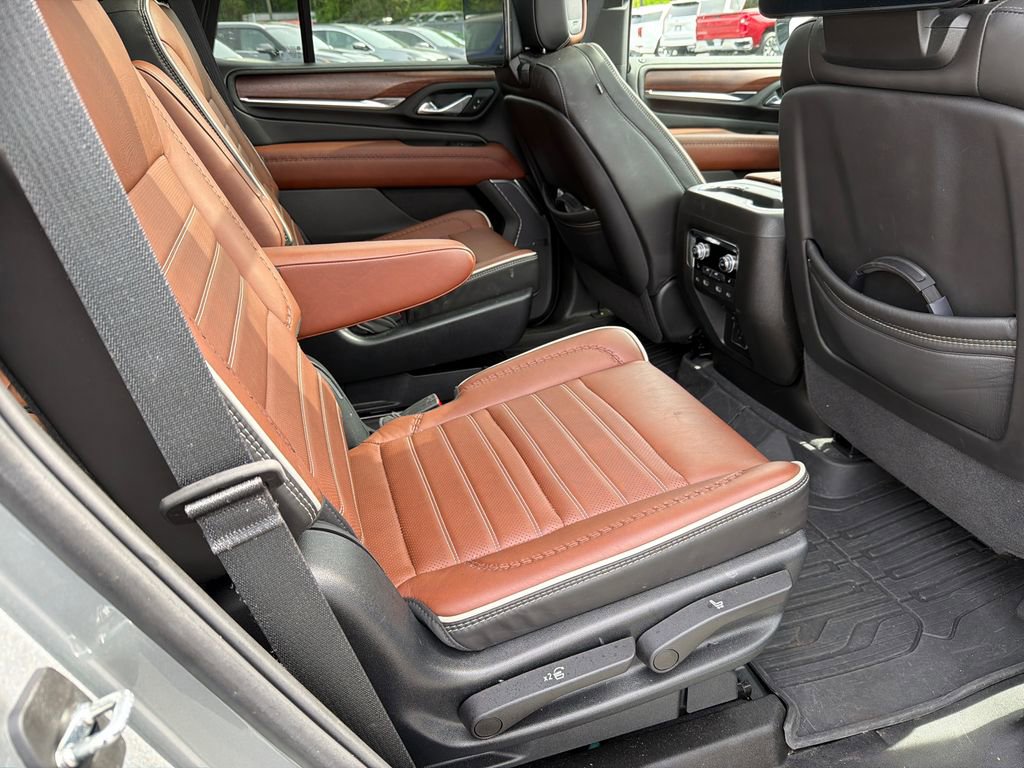 Used 2023 GMC Yukon Denali Ultimate w/ LPO, Floor Liner Package image 15