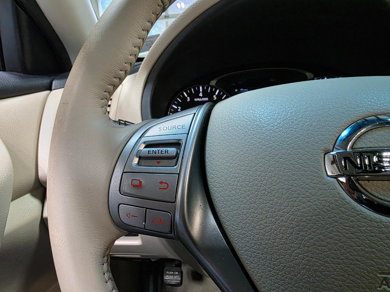 Used 2014 Nissan Altima 2.5 SV w/ Convenience Package FWD image 28