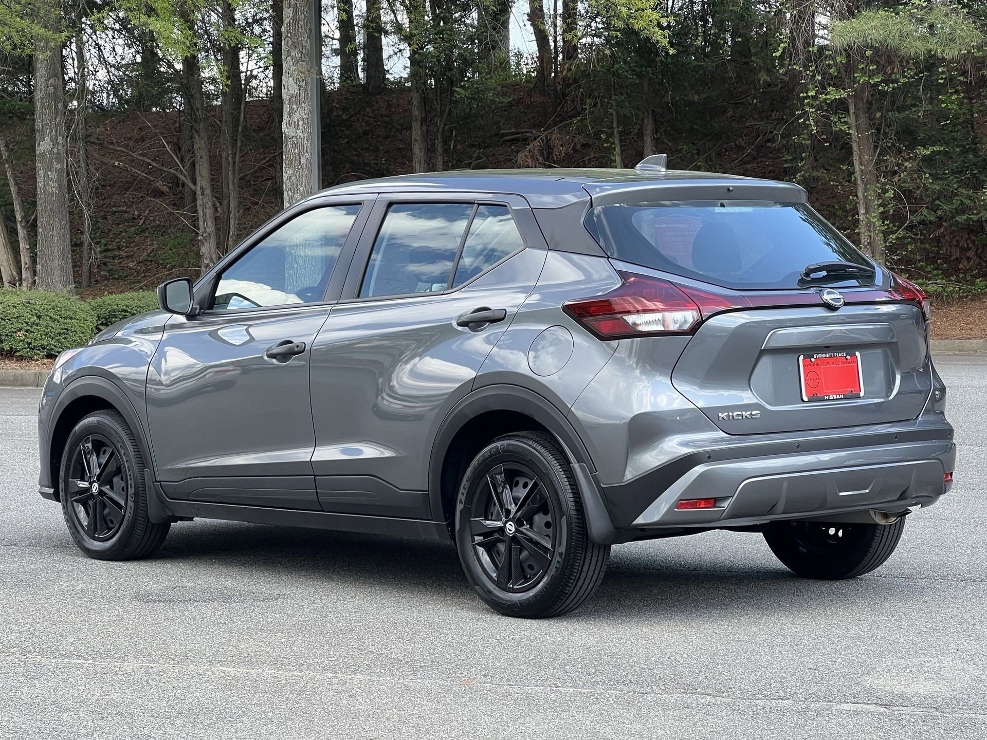 Certified 2025 Nissan Kicks Play S image 19