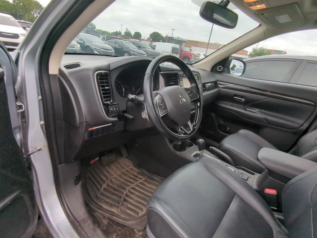 Used 2016 Mitsubishi Outlander GT AWD/4WD image 7