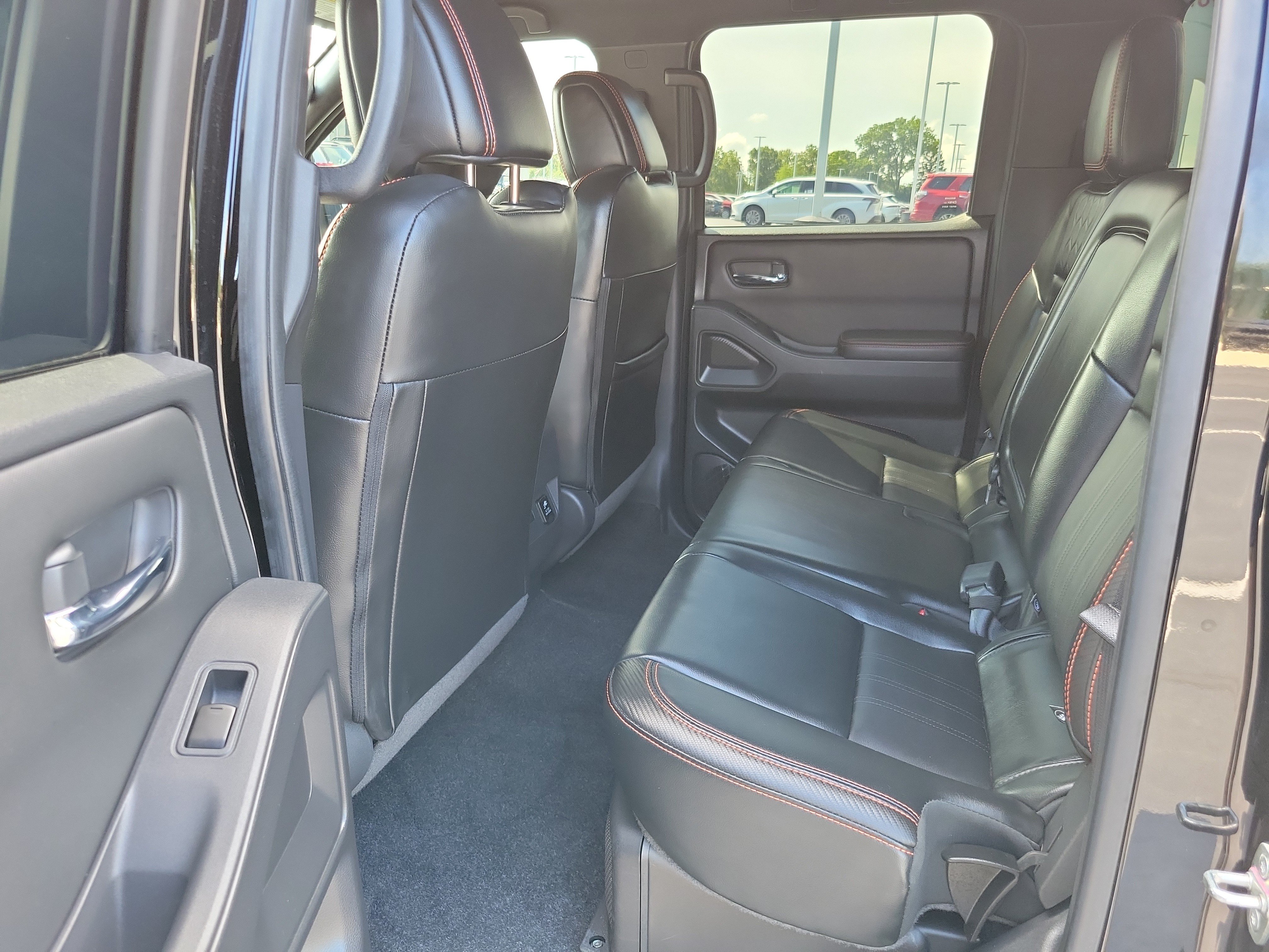 Used 2023 Nissan Frontier PRO-4X w/ Pro-4X Premium Package AWD/4WD image 13