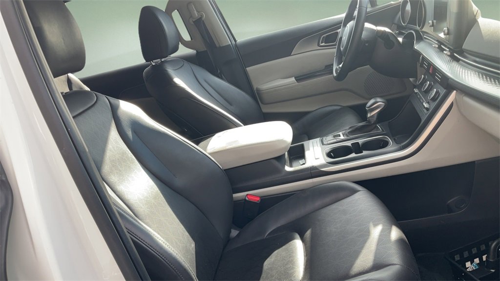 Used 2024 Kia Carnival LX image 15