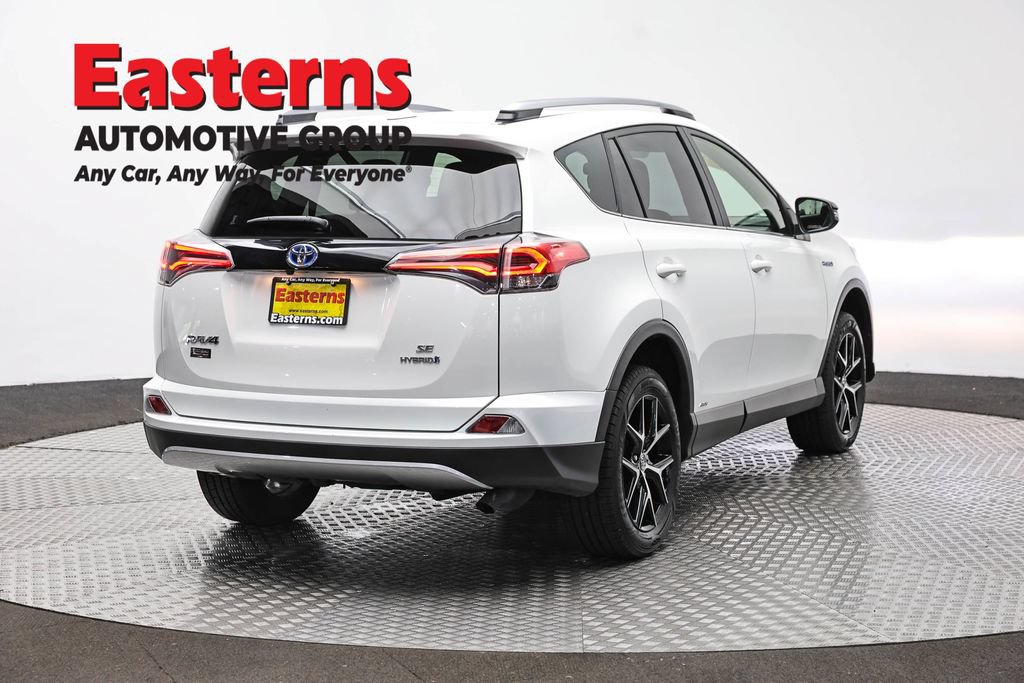 Used 2018 Toyota RAV4 SE AWD/4WD image 5