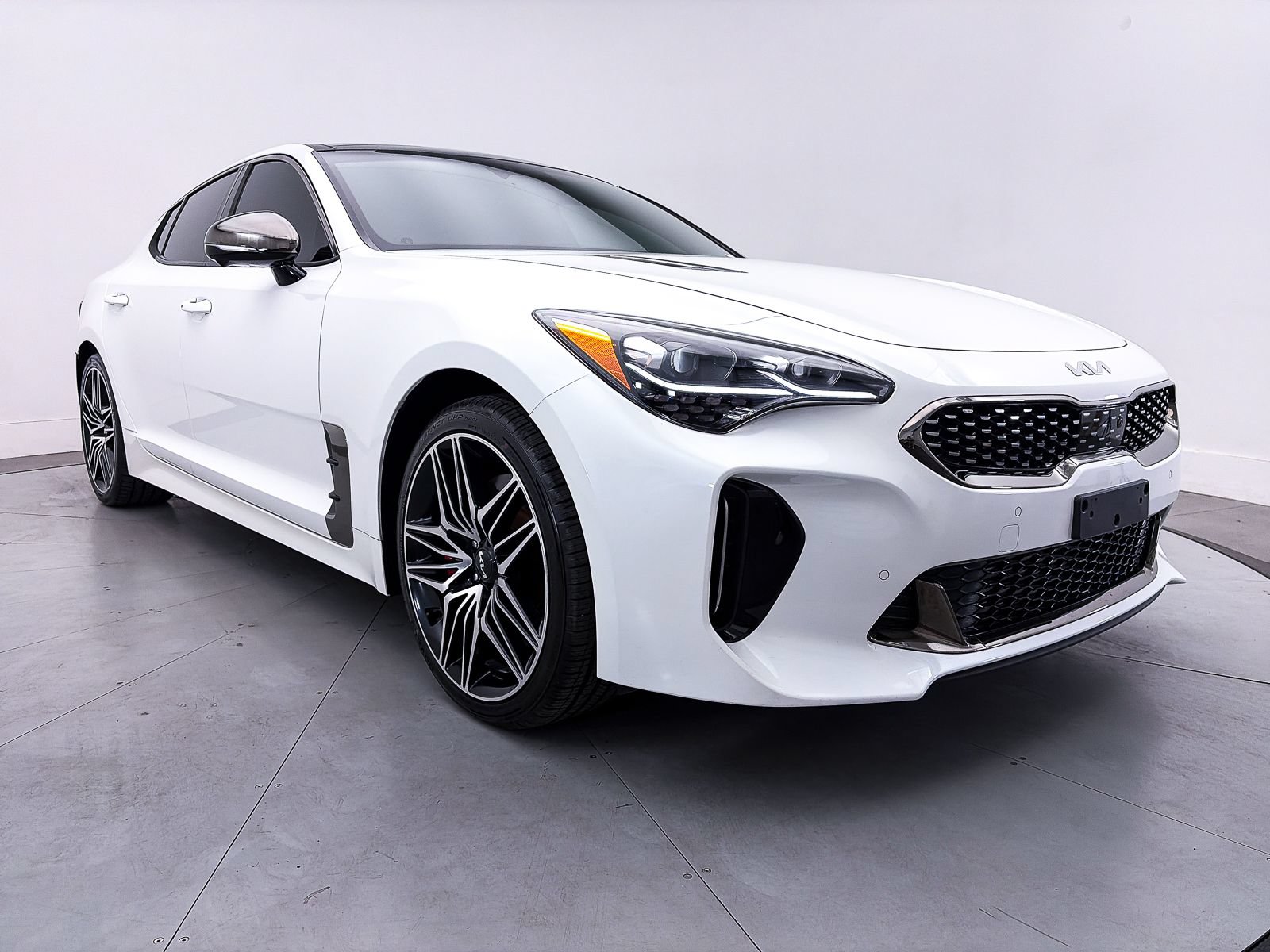 Used 2022 Kia Stinger GT2 AWD/4WD image 11