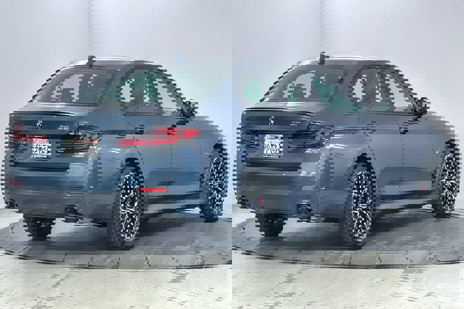 Used 2023 BMW 530e w/ M Sport Package image 2