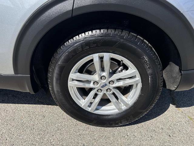 Certified 2022 Ford Explorer XLT w/ Equipment Group 202A image 9