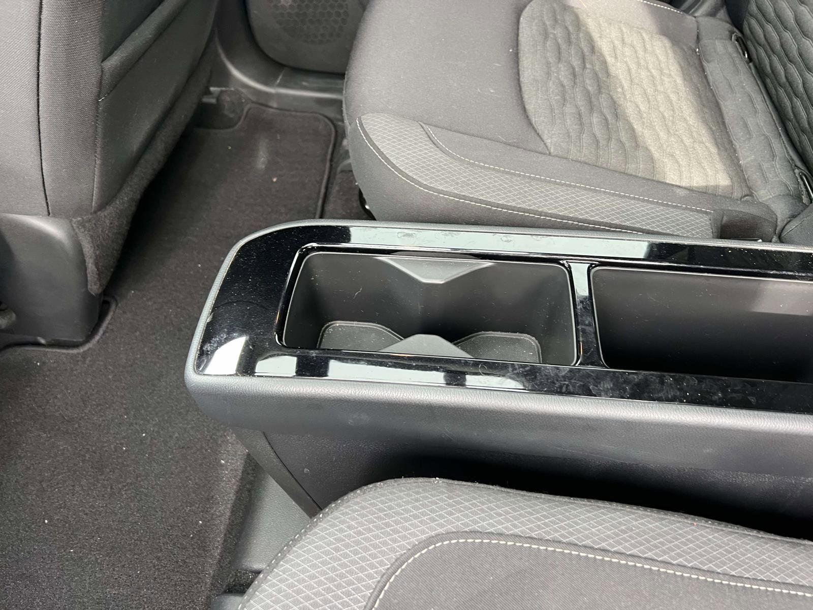 Used 2022 Nissan Pathfinder SV w/ SV Premium Package image 14