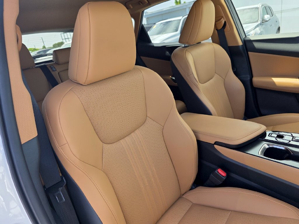 Used 2025 Lexus NX 250 FWD w/ Accessory Package (Z2) image 22