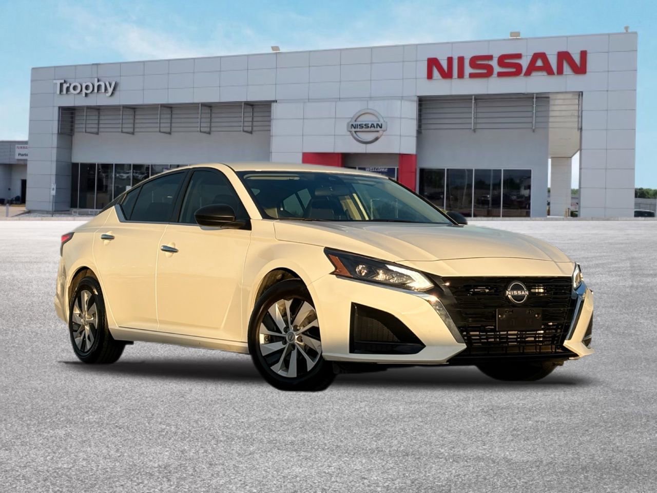 Certified 2025 Nissan Altima 2.5 S image 1