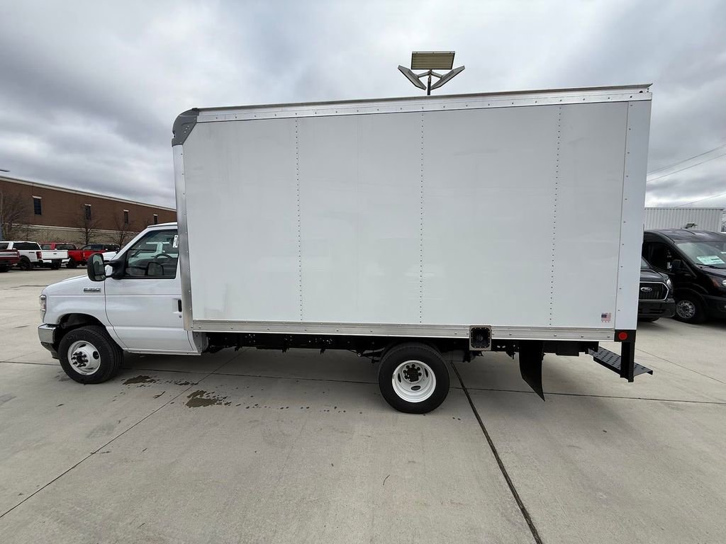New 2025 Ford E-350 and Econoline 350 Super Duty w/ Power Equipment Group RWD image 4