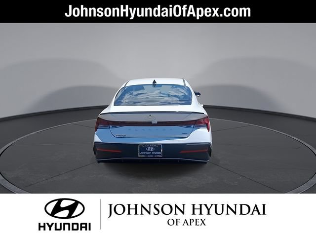 Certified 2025 Hyundai Elantra SEL FWD image 8