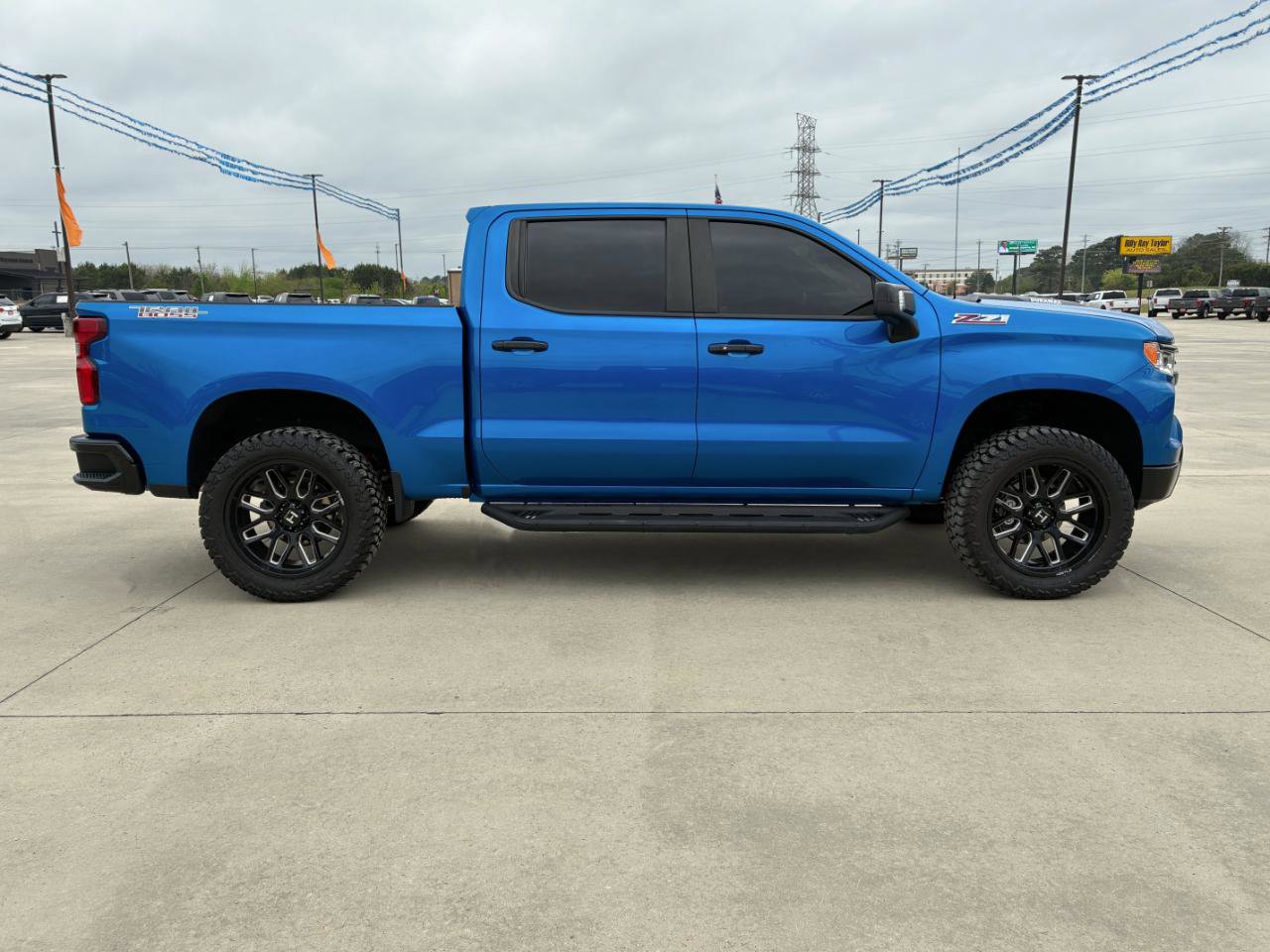 Used 2022 Chevrolet Silverado 1500 LT Trail Boss w/ LT Trail Boss Premium Package AWD/4WD image 5