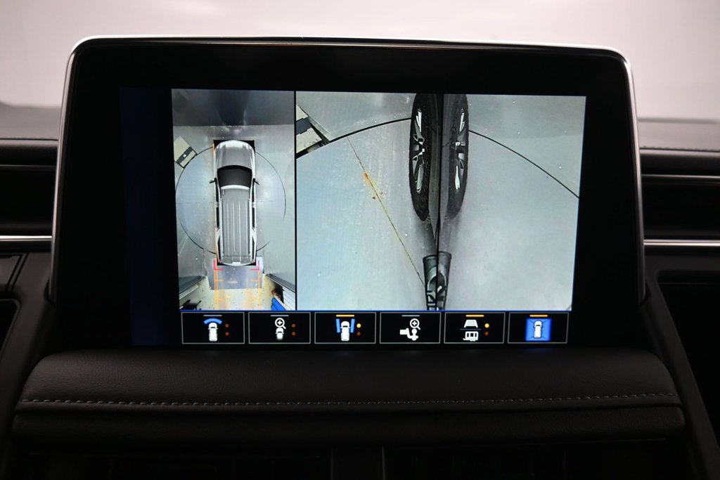 Used 2024 Chevrolet Suburban Z71 w/ Luxury Package AWD/4WD image 15