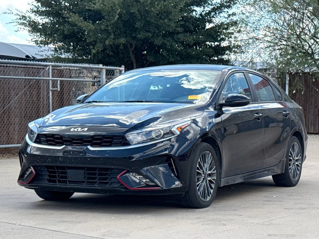 Used 2023 Kia Forte GT-Line w/ GT-Line Premium Package FWD image 3