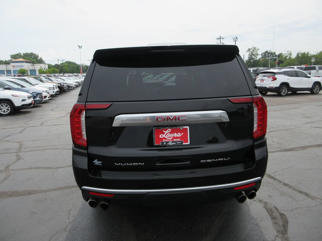Certified 2021 GMC Yukon XL Denali w/ Denali Premium Package AWD/4WD image 8