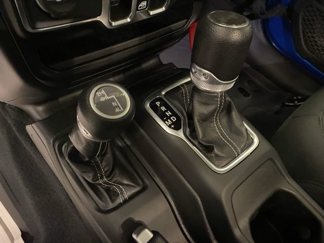 Used 2023 Jeep Wrangler Sahara AWD/4WD image 20