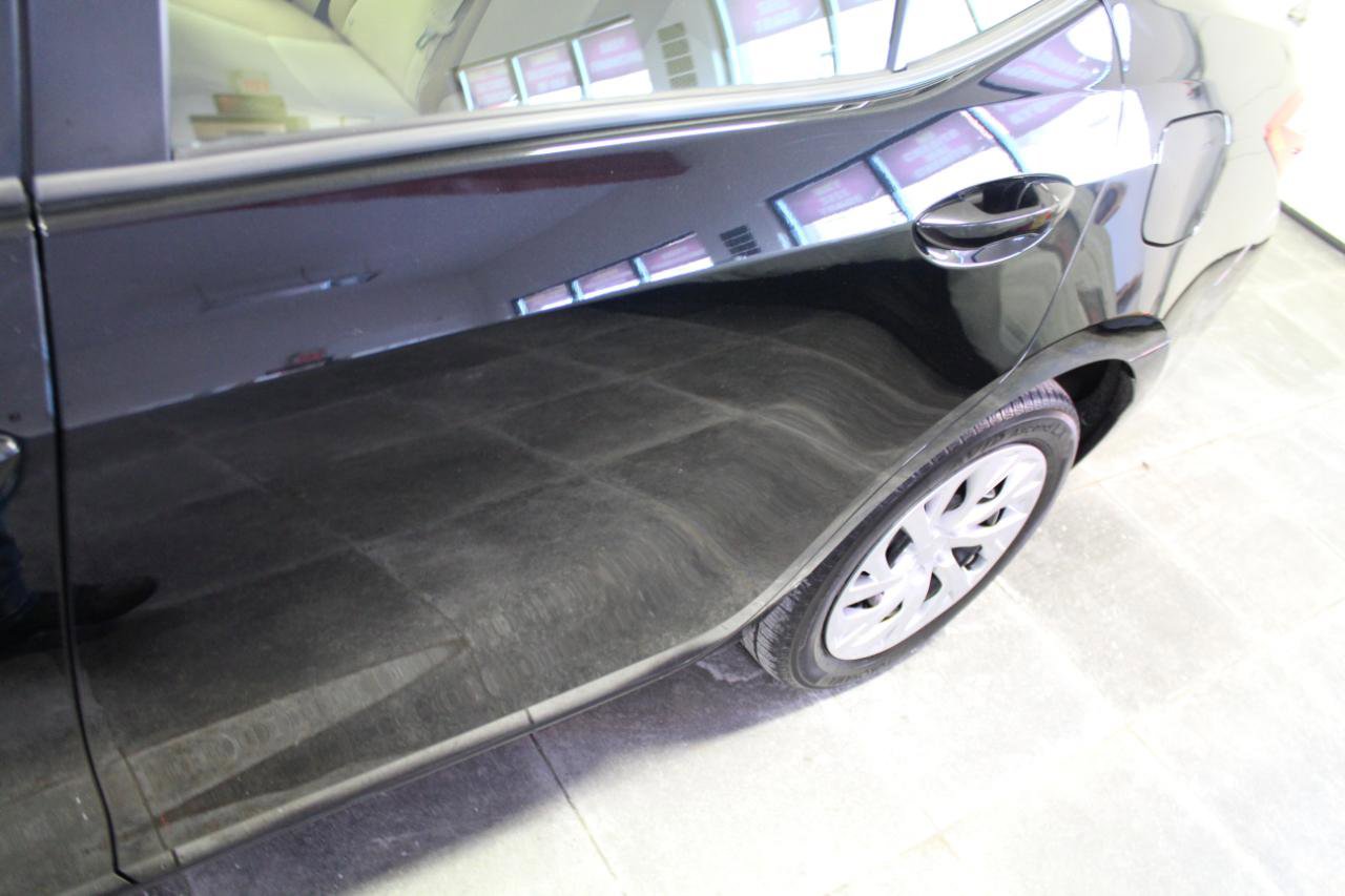 Used 2017 Toyota Corolla LE image 32