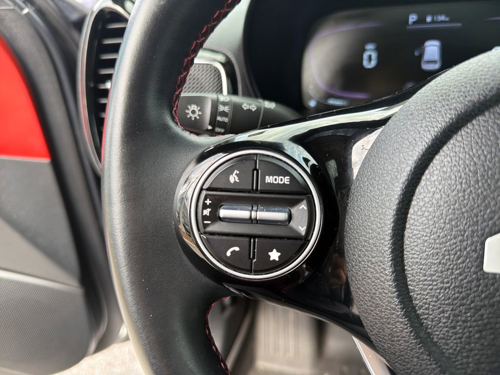 Used 2023 Kia Soul GT-Line FWD image 29