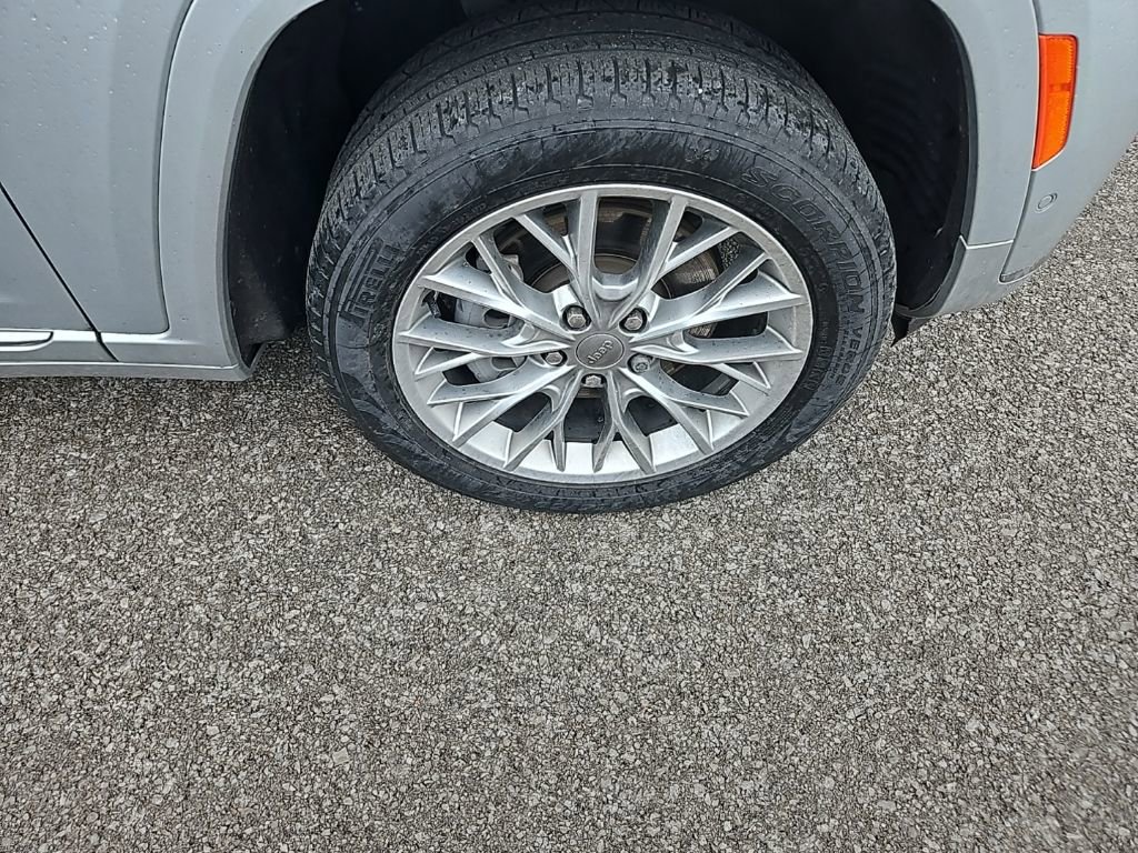 Used 2023 Jeep Grand Cherokee L Summit w/ Advanced Protech Group IV image 10