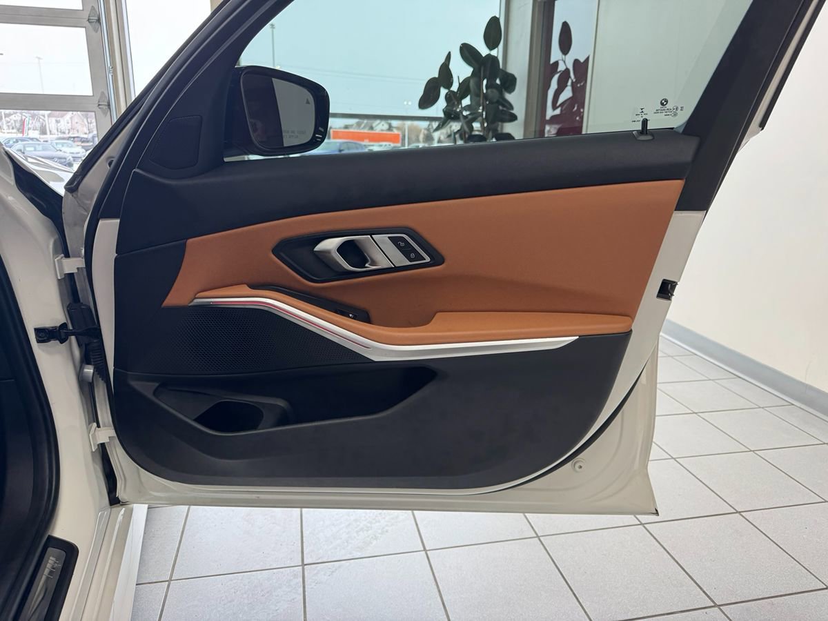 Used 2023 BMW 330i xDrive Sedan w/ M Sport Package AWD/4WD image 18