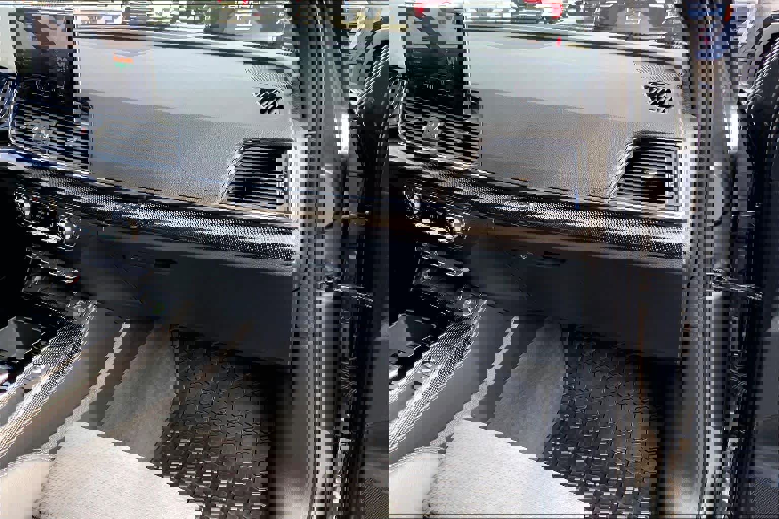 Used 2022 Audi SQ5 Premium w/ Convenience Package image 18