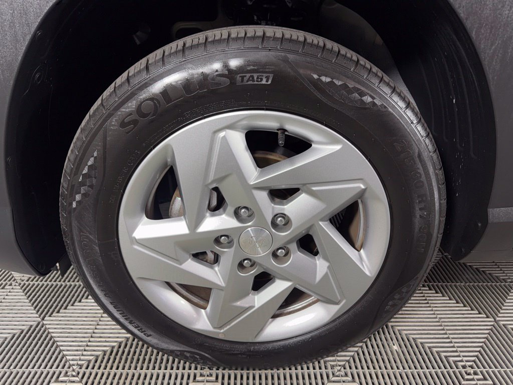 Used 2026 Hyundai Kona SE FWD image 12