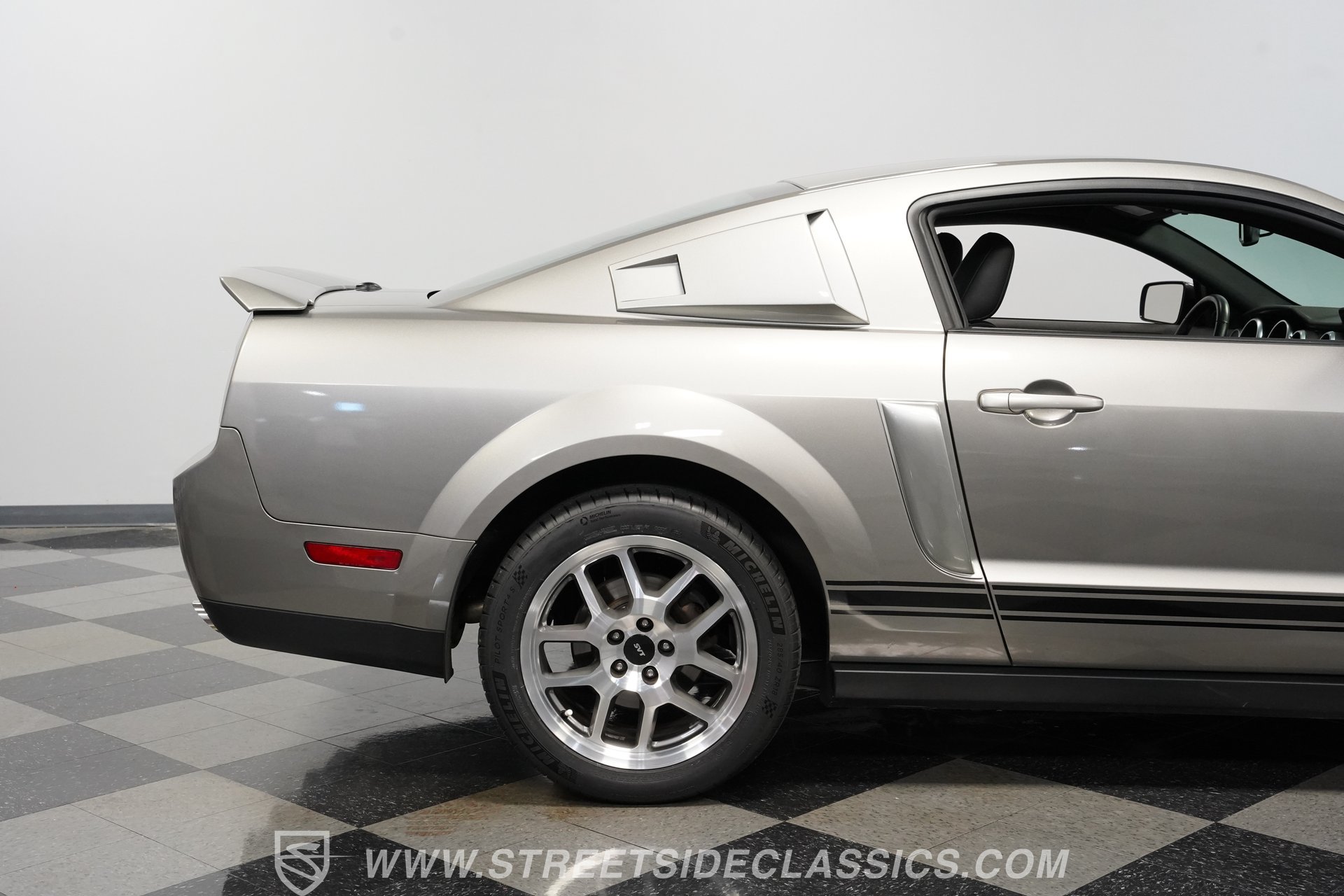 Used 2009 Ford Mustang Shelby GT500 RWD image 30