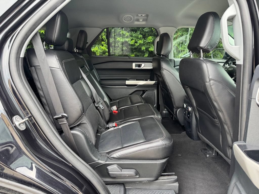Used 2021 Ford Explorer Limited w/ Equipment Group 301A AWD/4WD image 15