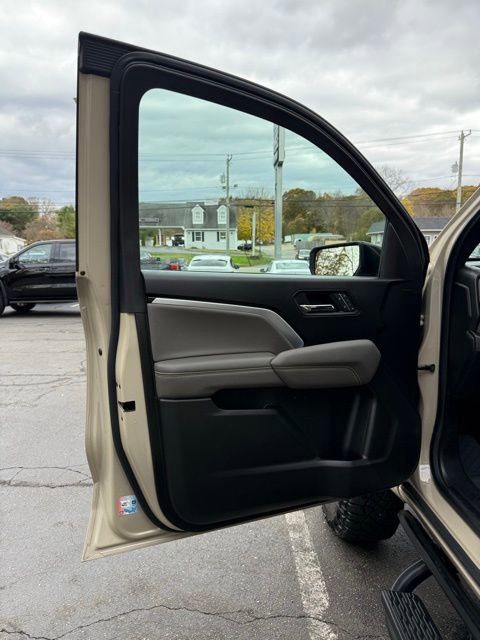 Used 2024 Chevrolet Colorado ZR2 w/ ZR2 Convenience Package III image 56