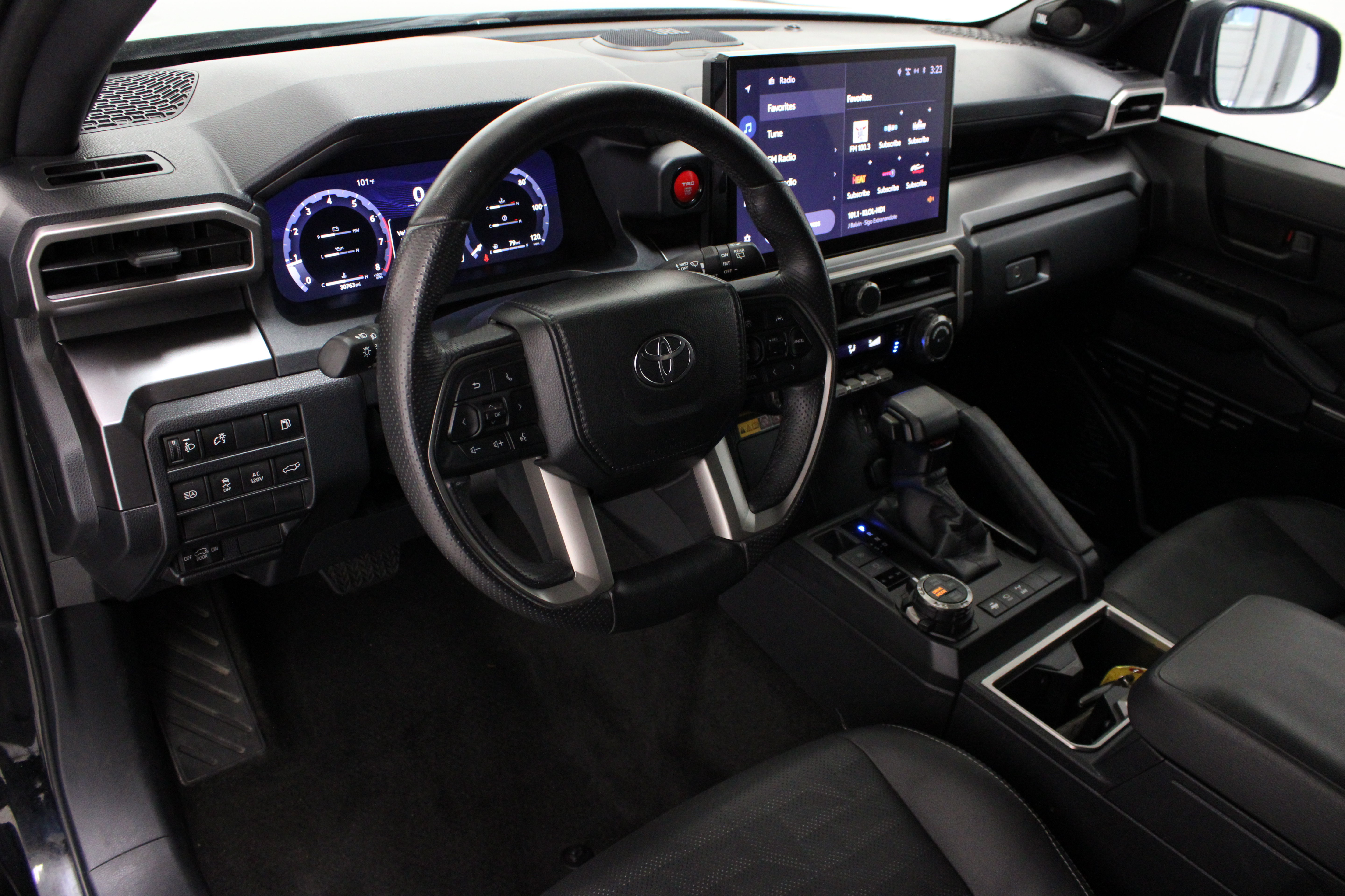 Used 2025 Toyota 4Runner TRD Off-Road Premium w/ Tow Technology Package AWD/4WD image 13