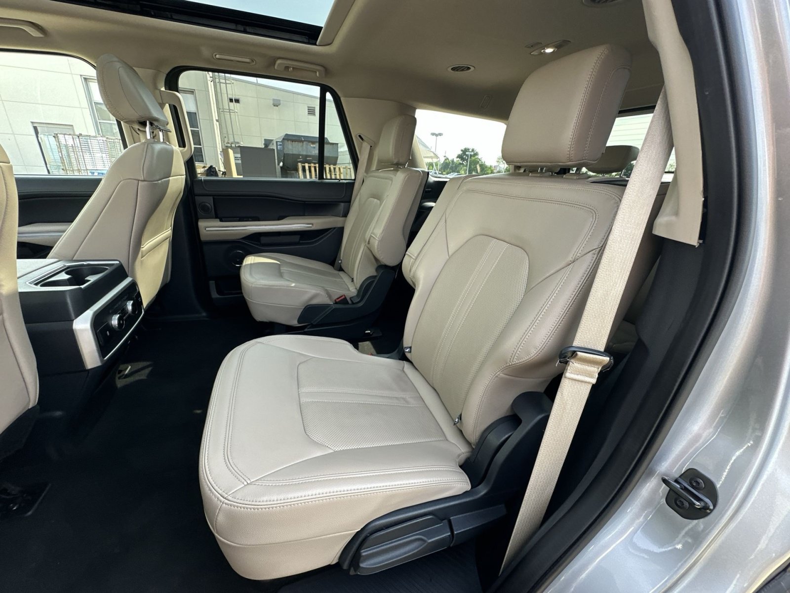 Used 2024 Ford Expedition Limited AWD/4WD image 33