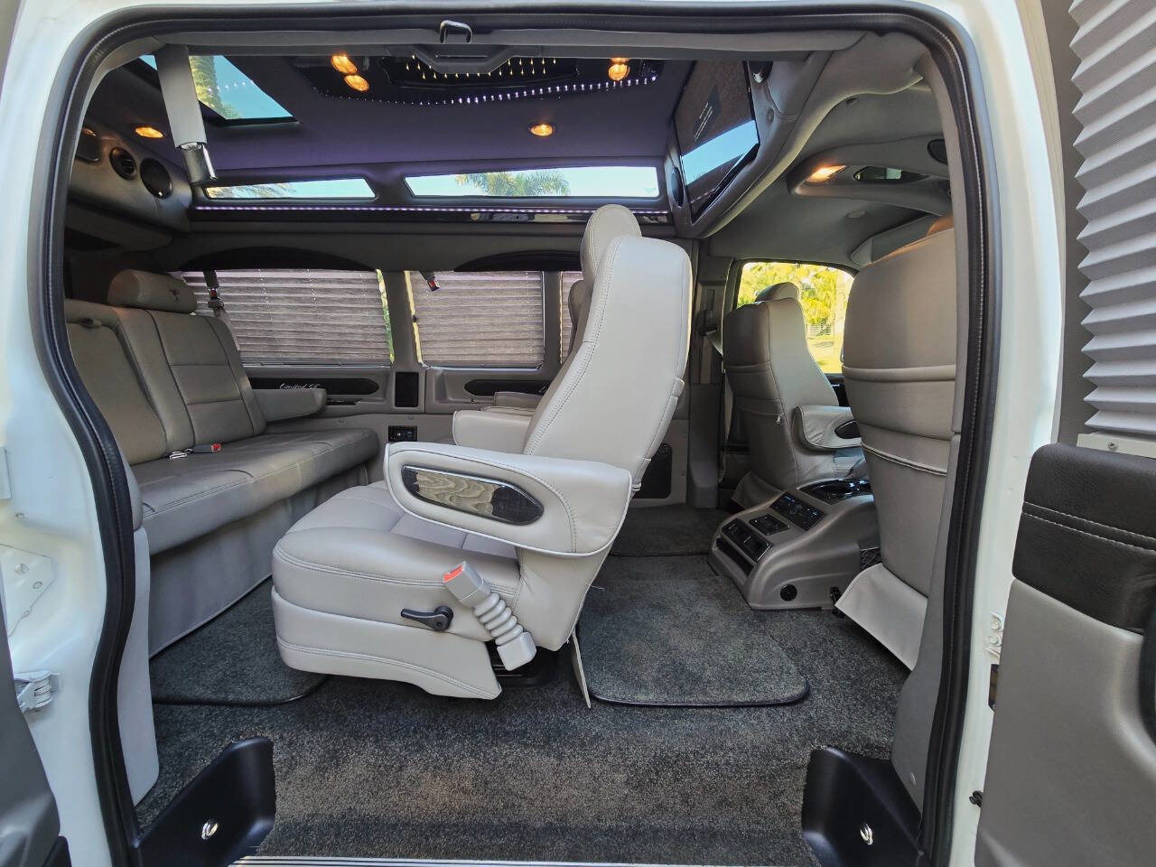 Used 2016 GMC Savana 2500 image 15