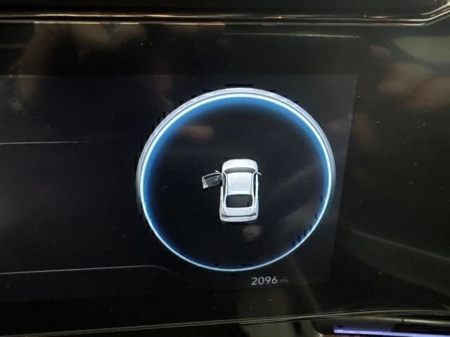Certified 2025 Hyundai Elantra Limited FWD image 14