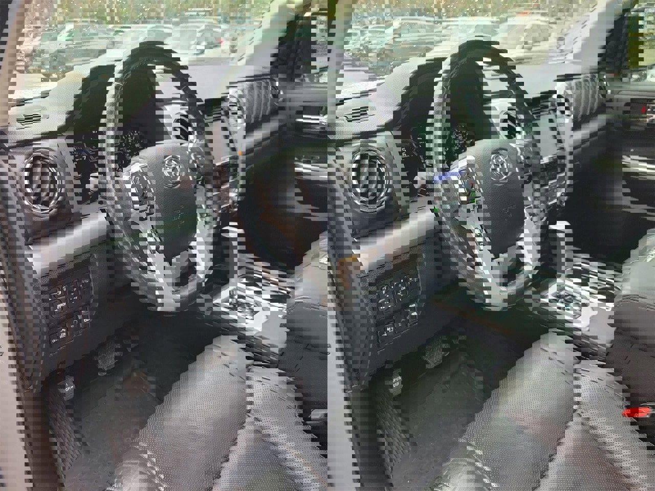 Used 2018 Toyota Tundra Platinum image 14