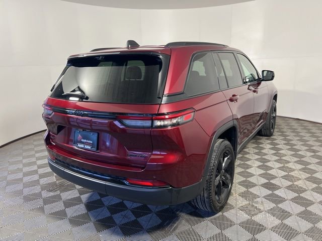 Used 2023 Jeep Grand Cherokee Limited w/ Luxury Tech Group II AWD/4WD image 9