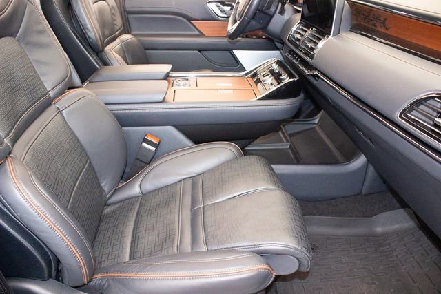 Used 2024 Lincoln Navigator Black Label image 10