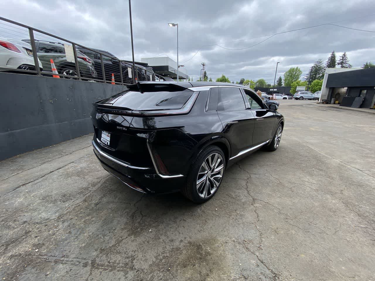 Used 2024 Cadillac Lyriq Luxury w/ Nappa Leather Package AWD/4WD image 6