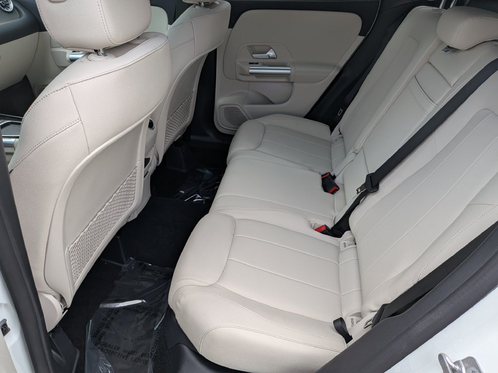 Used 2025 Mercedes-Benz GLA 250 4MATIC image 30