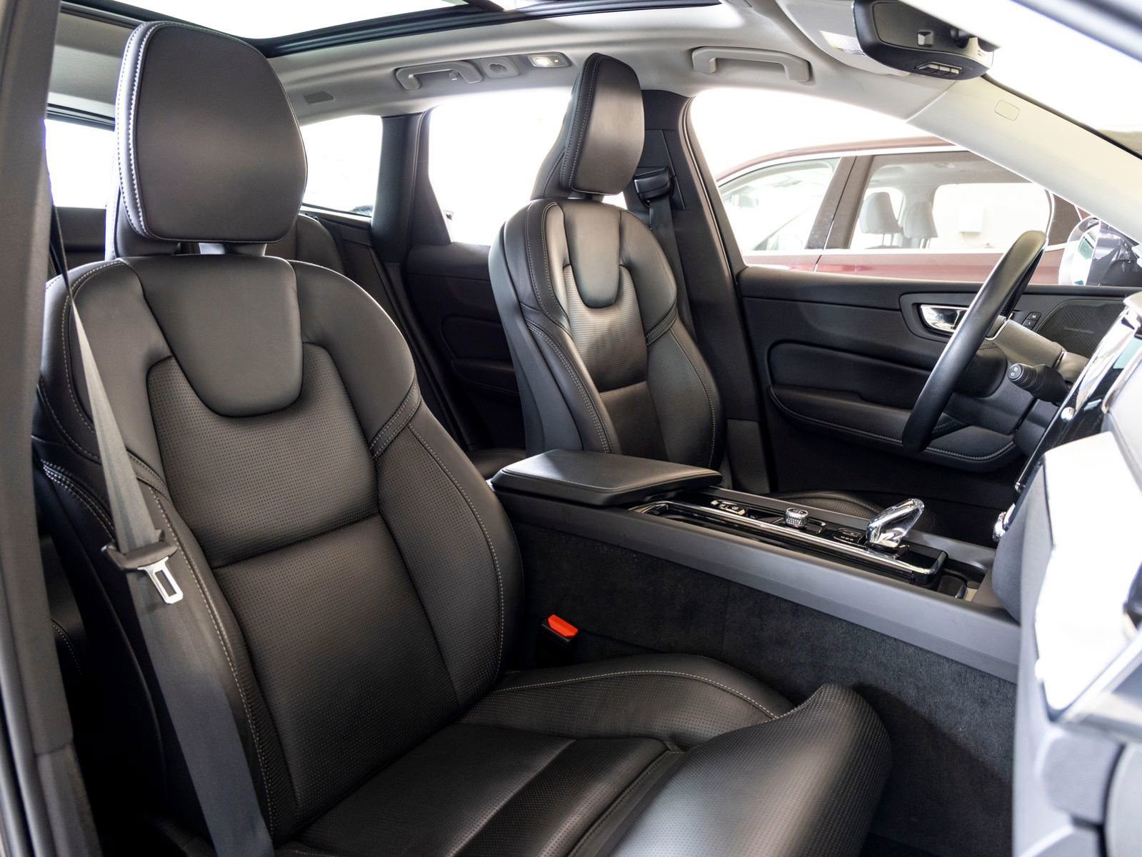 Used 2022 Volvo XC60 T8 Inscription w/ Advanced Package image 26